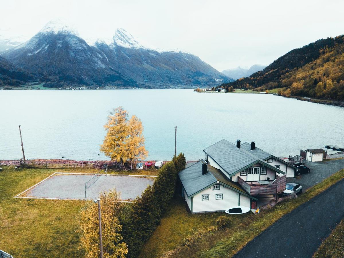 Vollsnes Feriehus Villa Hjelle Bagian luar foto